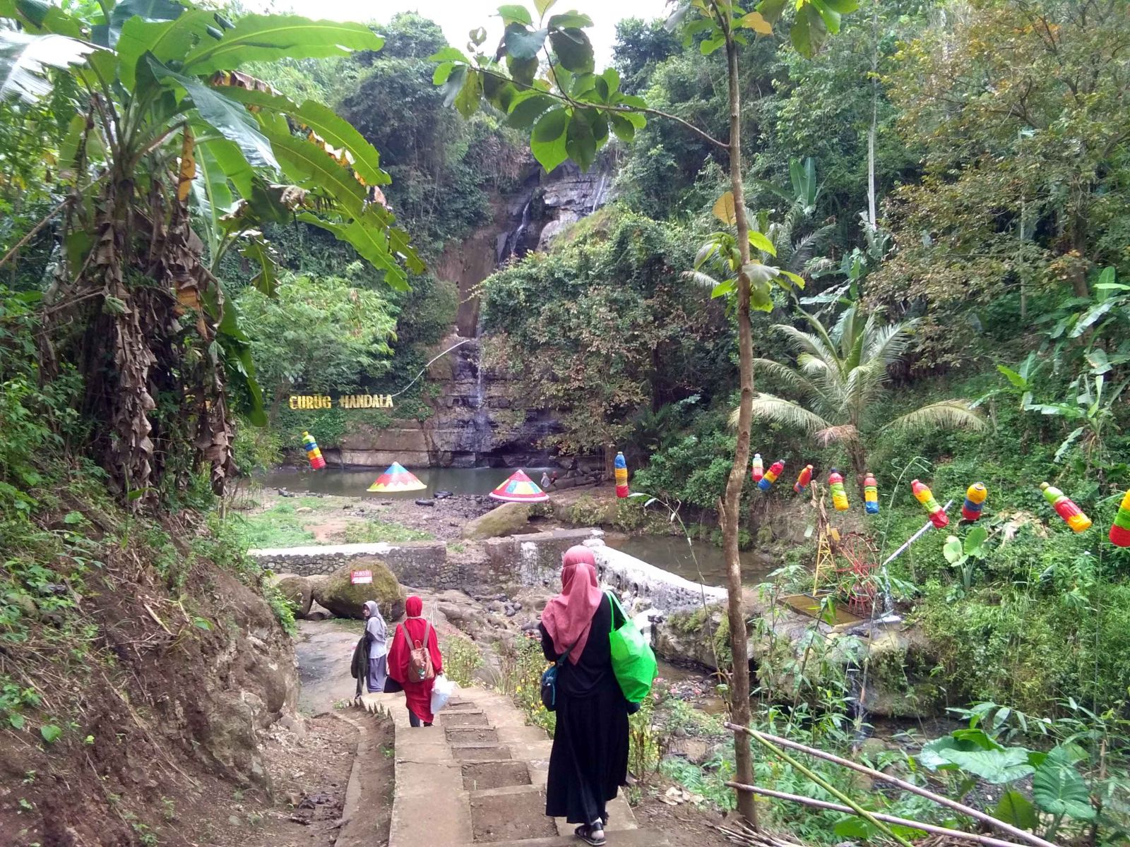 Lewok mBulu: Surga Hiburan di Tengah Alam Cilacap